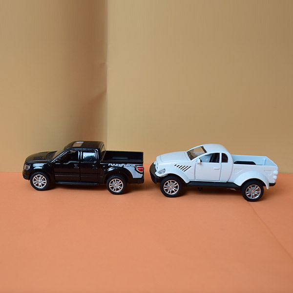 Diecast Model Car Hot Metal Jeep Car with Open Doors and Pull Back Function (Price for 1 piece)