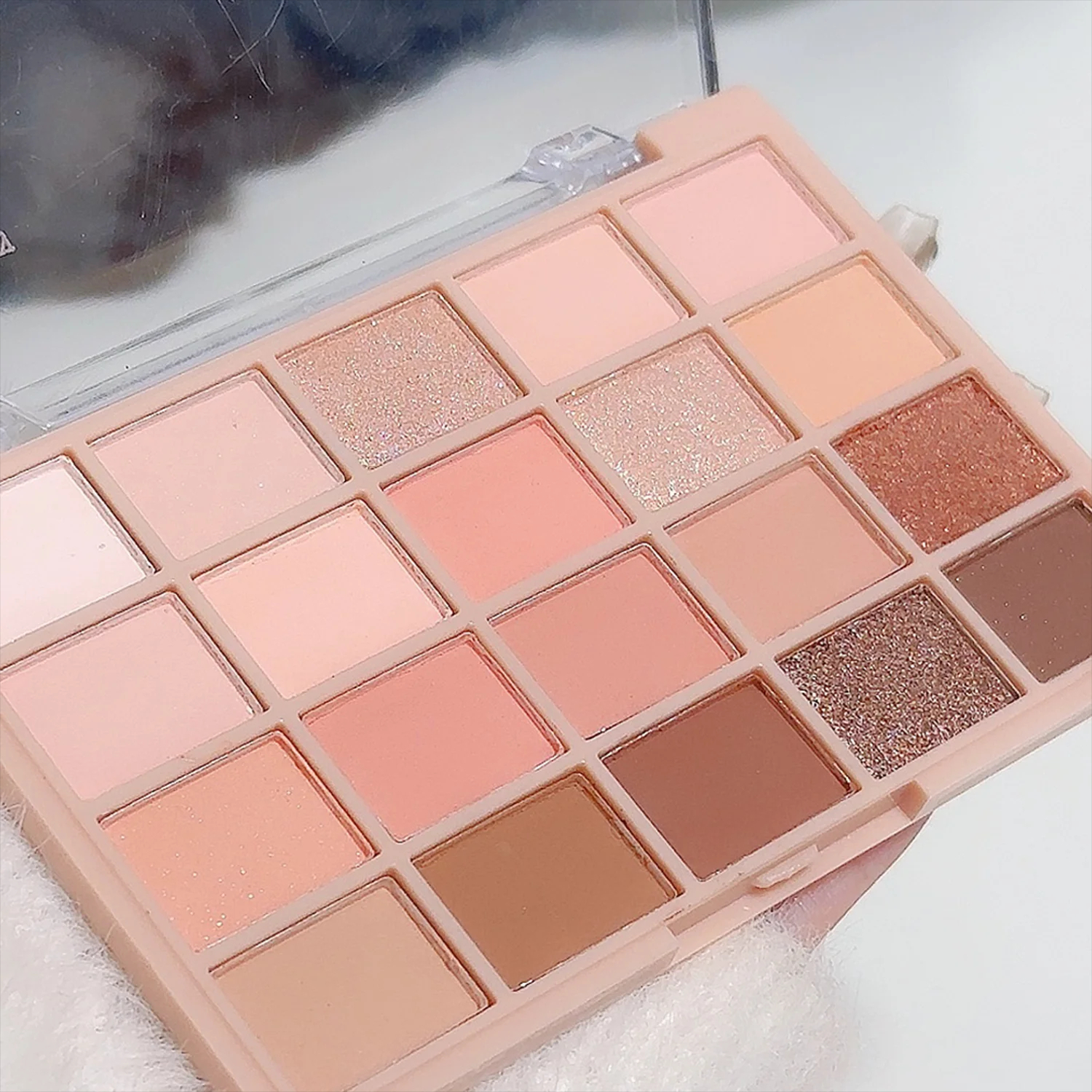 20 Colors Eye Shadow Palette long-lasting Non Flying Powder Makeup Eye Shadow