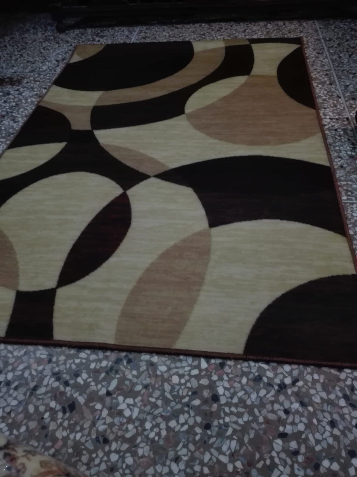Carpet center piece (120cm x 180 cm), area rugs 4ft x 6ft, rugs for home (4ft x 6ft estimated )