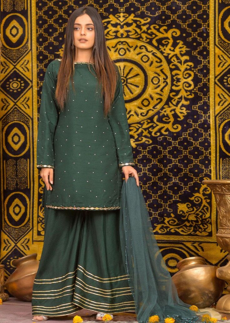 Indian Green Dress For Mehndi Function Pakistani Mehndi Dresses 2025: Mehndi  Dress Design Bridal Mehndi Dresses