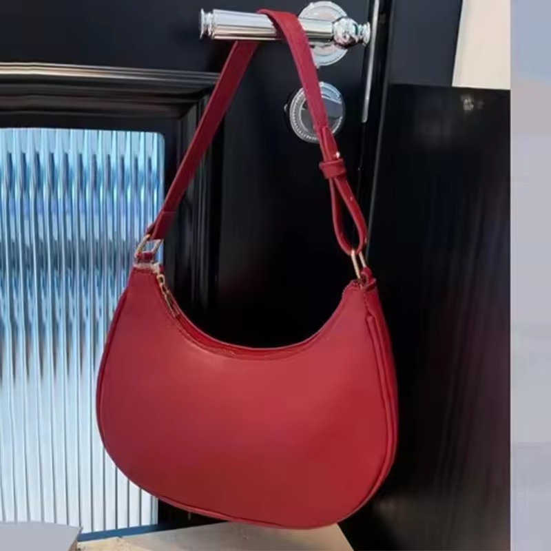 New Arrival Half Moon Bag  Handbag for girls crossbody & Shoulder bag women handbag new stylish handbag new design handbag girls handbag for office use casual handbag leather handbag for girls. Women Purse Handbag & Ladies Bags For Gifts