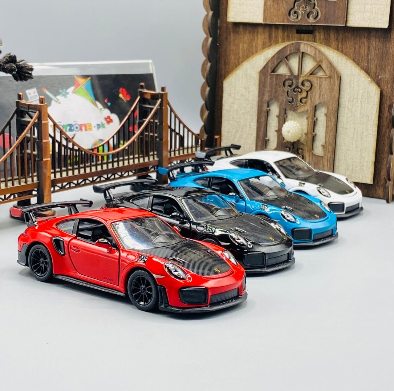 Porsche 911 GT2 RS Kinsmart Diecast Model Car 1/36 Scale for Collectors and Enthusiasts