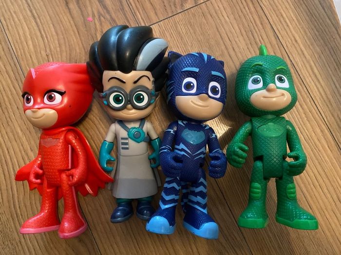 PJ Masks 6 Action Figures and Accessories Set