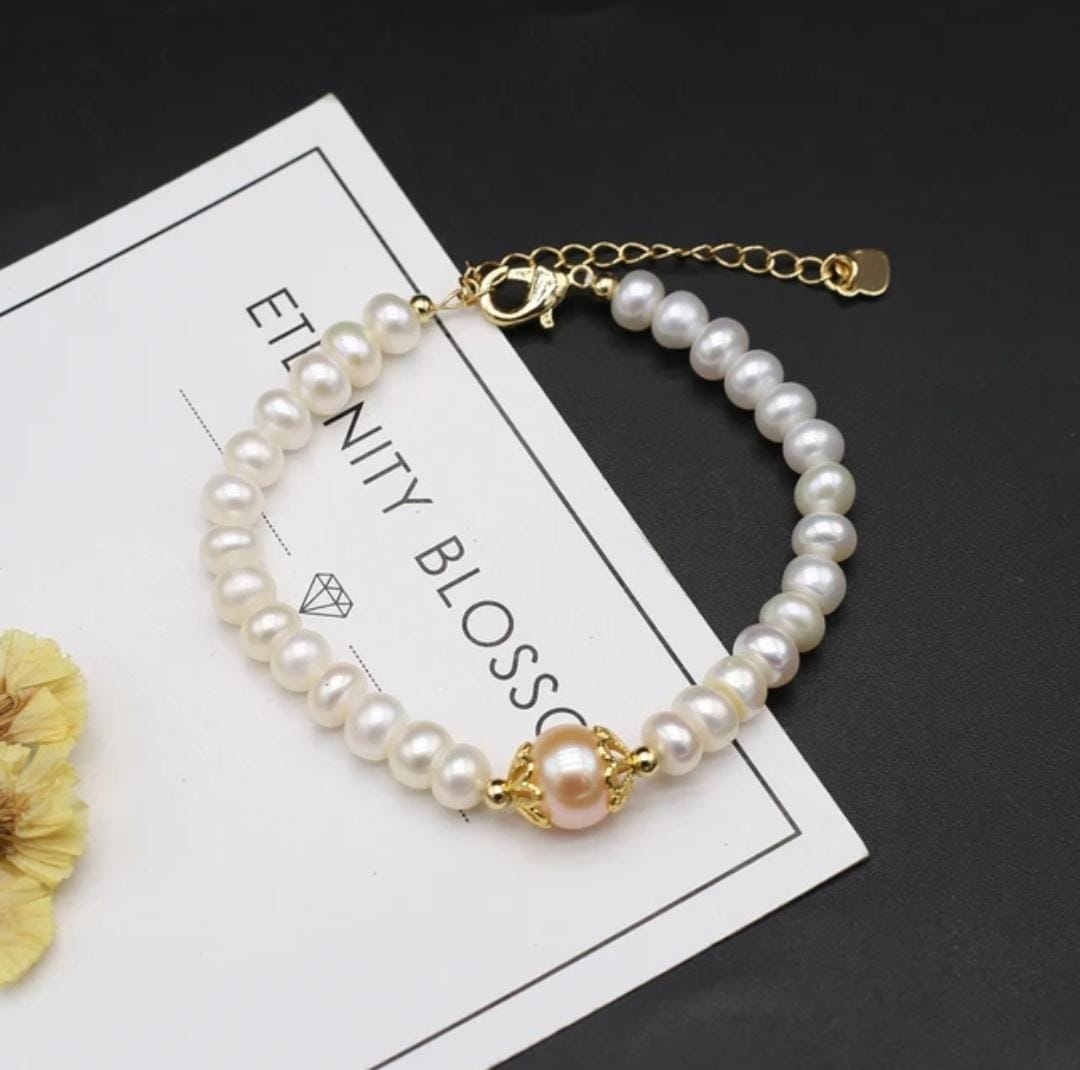 New Arrival Simulated Pearls Charm Bracelet For Grils And Women.
