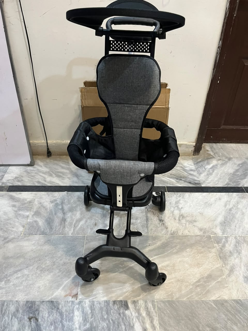 Baby Stroller, Foldable Four-Wheeled Child Stroller, Lightly and Easily Foldable Child Stroller, Suitable For 1-5 Years Old