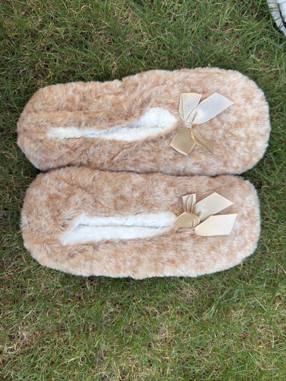 Luxury Faux Fur House Slippers with Bow Detail - Soft Plush Indoor Slip-On Shoes for Women