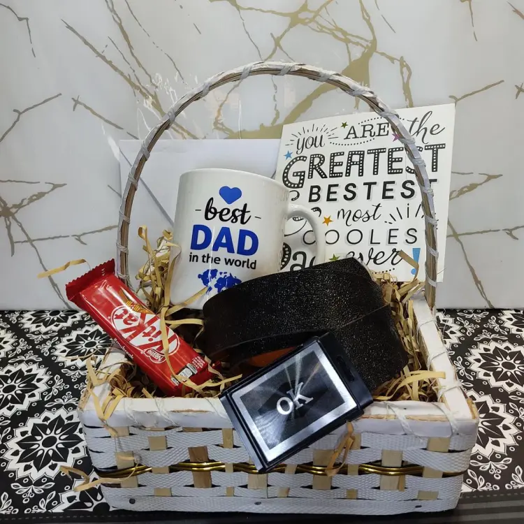 Buy PICRAZEE Birthday Gift for Father Dad Papa Daddy for Father's Day (12 *  12 Inches Cushion with Filler, Ceramic Mug, Key Ring) (Best Dad in The  World) Online at Low Prices