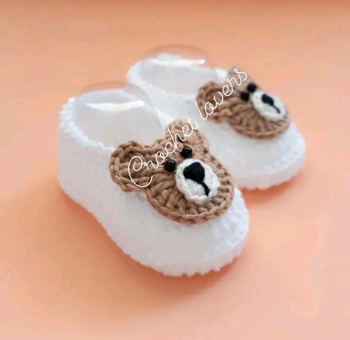 BABY BOOTIES / BABY SHOES / CUTE BABY WOOLEN CROCHET HANDMADE customize BABY GIRL