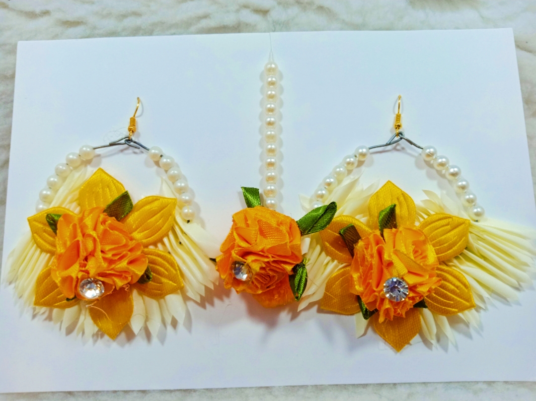Bridal Artificial flower tika with gajra bali For Beautiful Girls