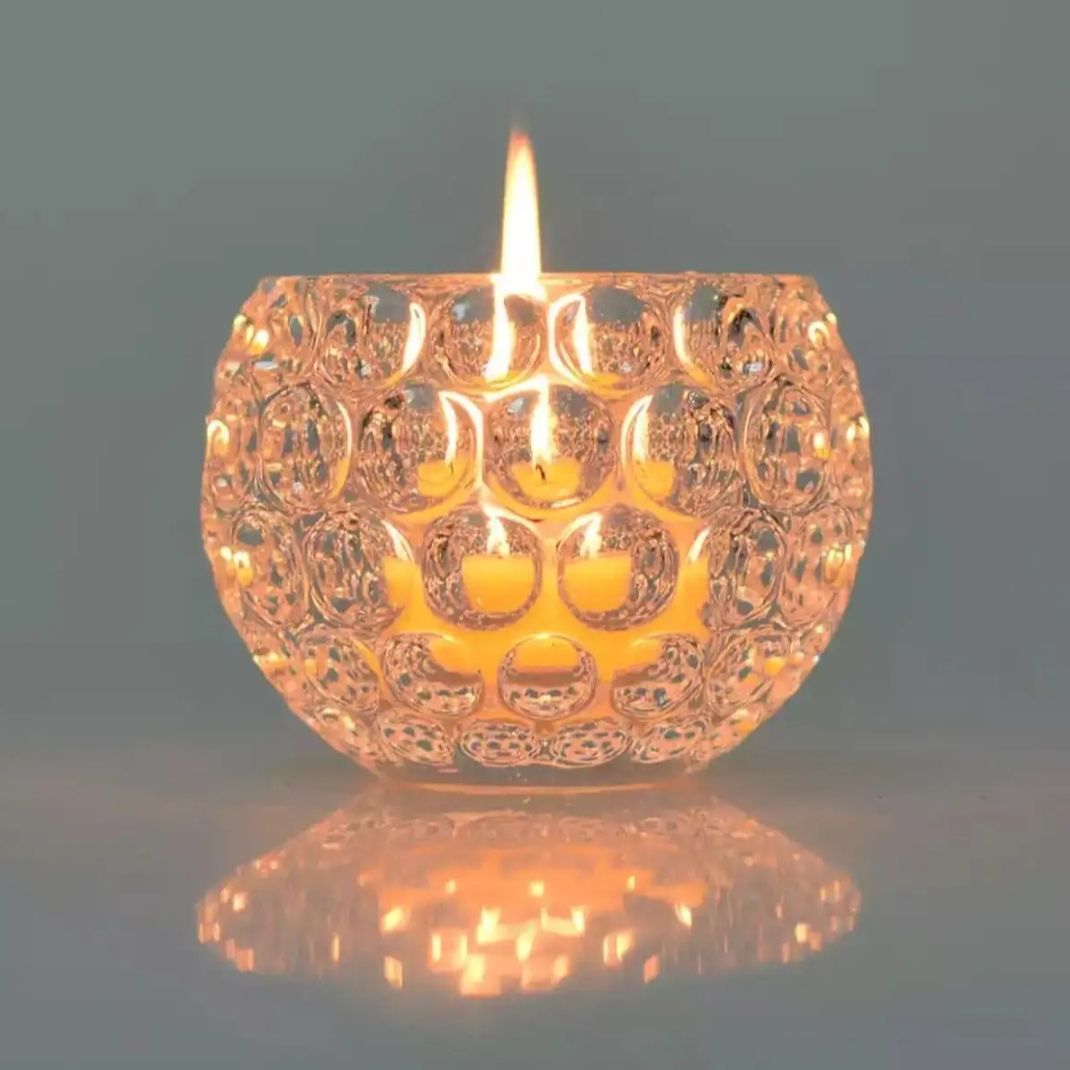Romantic Tea Light Candle Holder with Beaded Crystal Design for Special Occasions