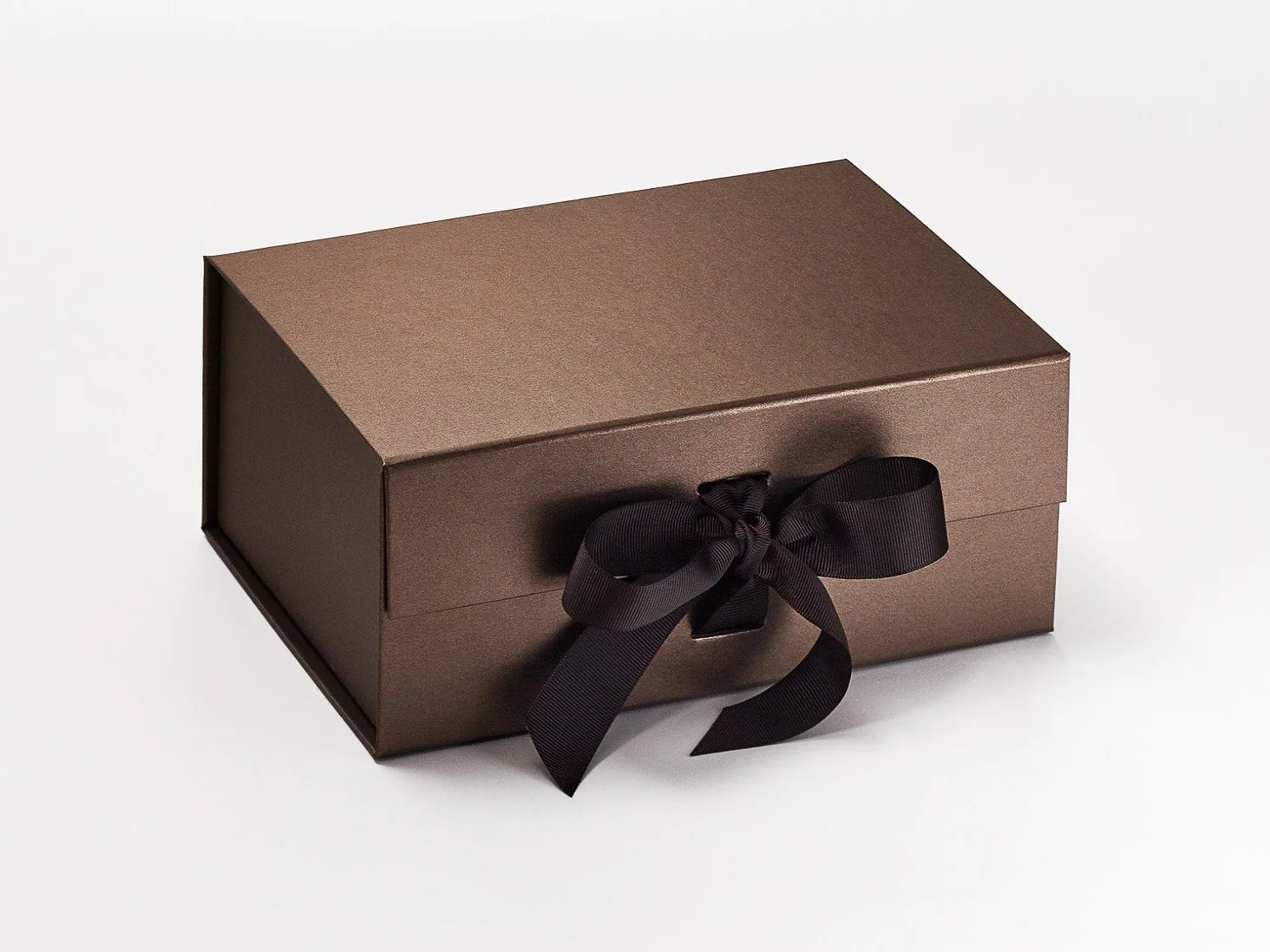 Gift Box for Gifting On Birthday, Anniversary etc With Shredded Paper ...