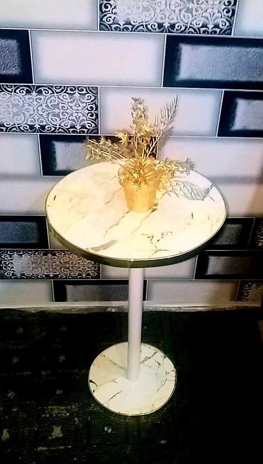 COFFEE TABLE/Side table