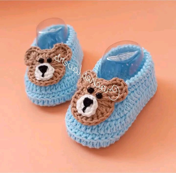 BABY BOOTIES / BABY SHOES / CUTE BABY WOOLEN CROCHET HANDMADE customize BABY GIRL