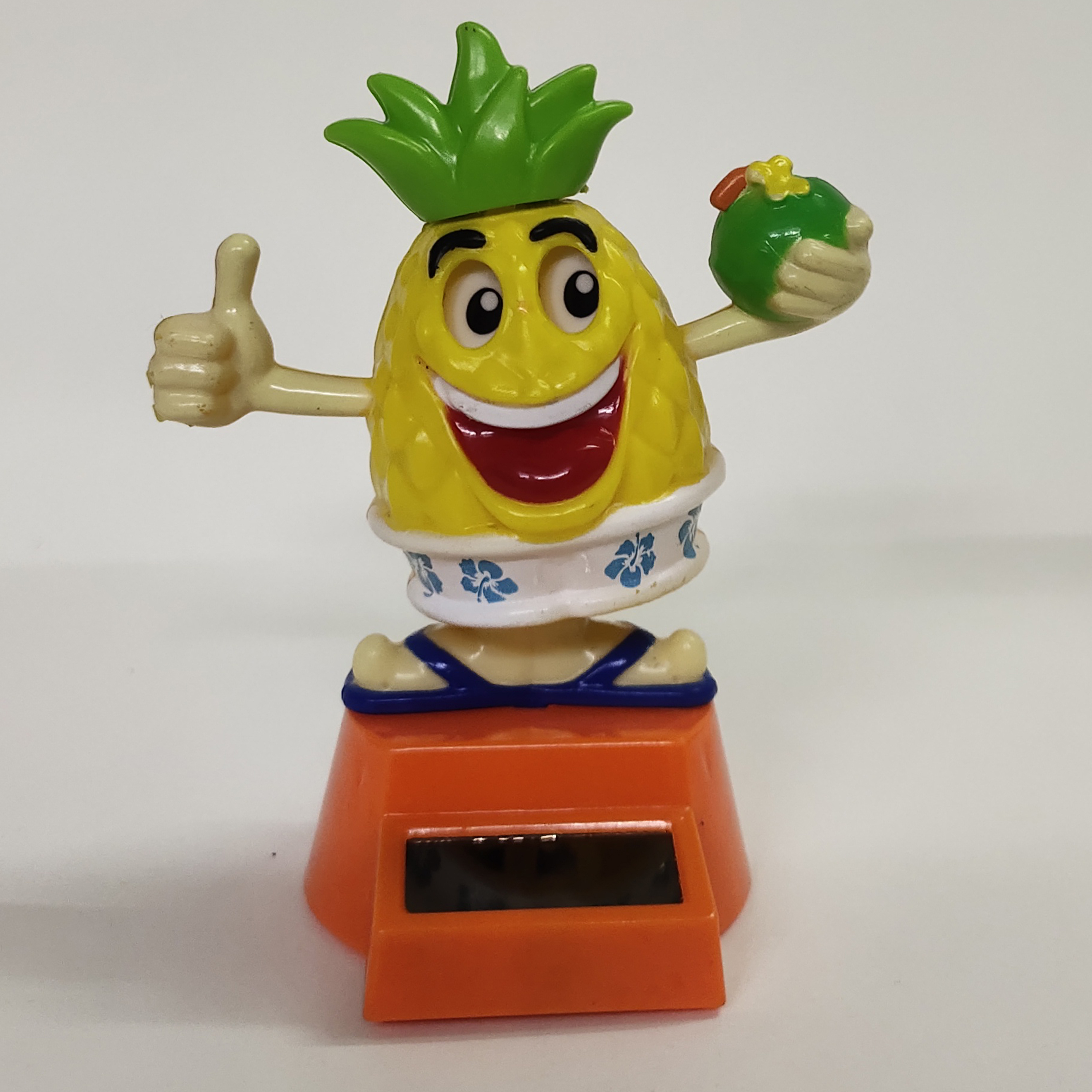 Car Decoration Solar Powered Dancing PINEAPPLE Swinging Animated Dancer Toy