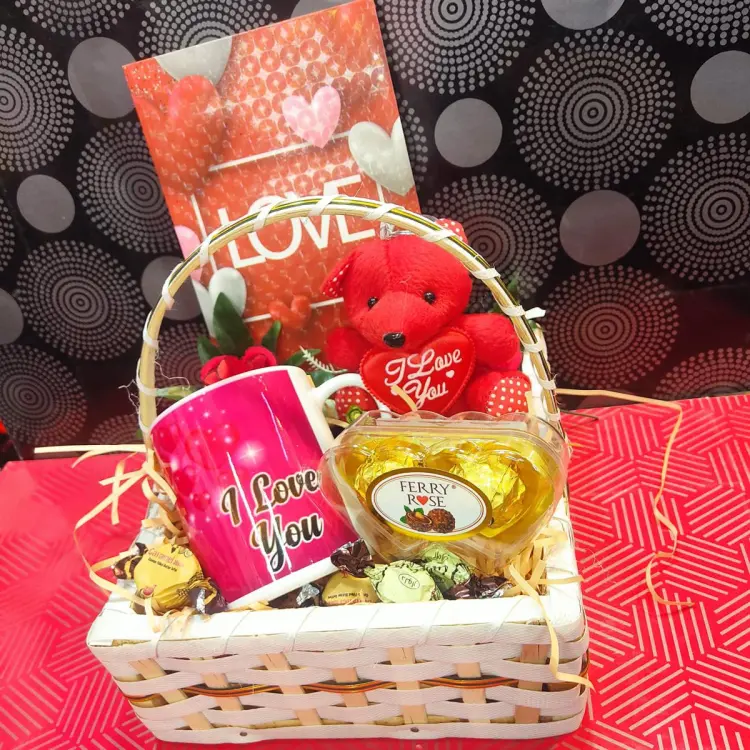 9 Best Gift Baskets For Boyfriend ideas | gift baskets, diy birthday gifts,  diy gifts