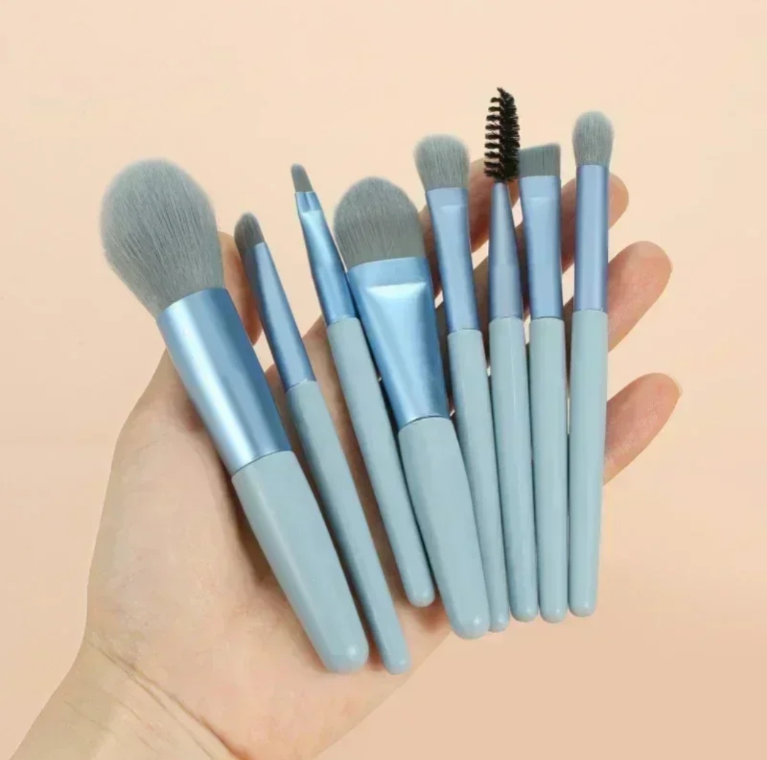 8-Piece Professional Makeup Brush Set - Complete Face & Eye Brush Kit

Perfect for Foundation, Contouring, Highlighting & Eyeshadow Application