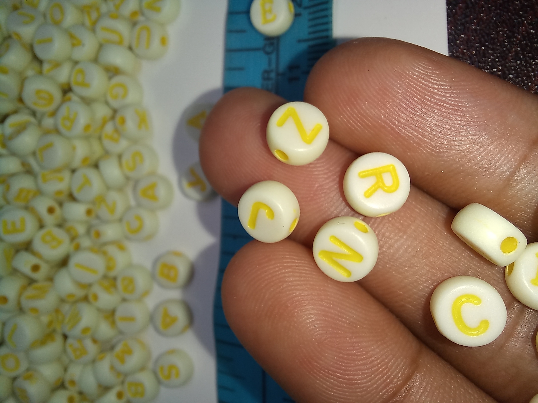 Pack of 50pcs, Mix Alphabet letters A-Z, 7mm, loose Spacer rounded Acrylic Beads DIY Jewelry Making.