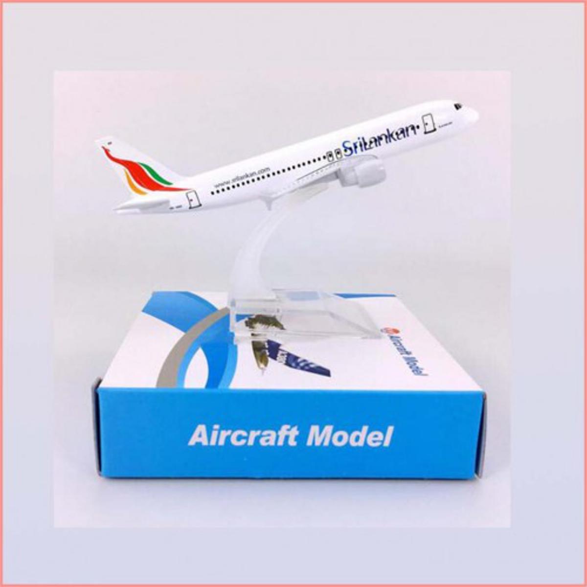 Sri Lankan Airways, 16cm, metal, with stand aricrof Model airplane model