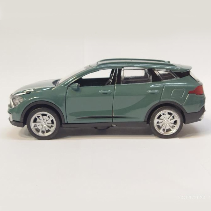 Kia Motor Car Sportage Mini Diecast 1:36 Scale Miniature Display Toy With Lights And Sound - Car Size 4 Inches - White