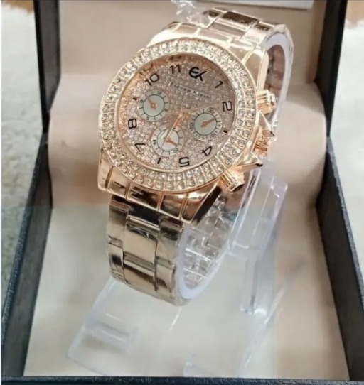 Fashionable 3 Chrono Stain Less Steel Analog Style Quartz Watch For Women