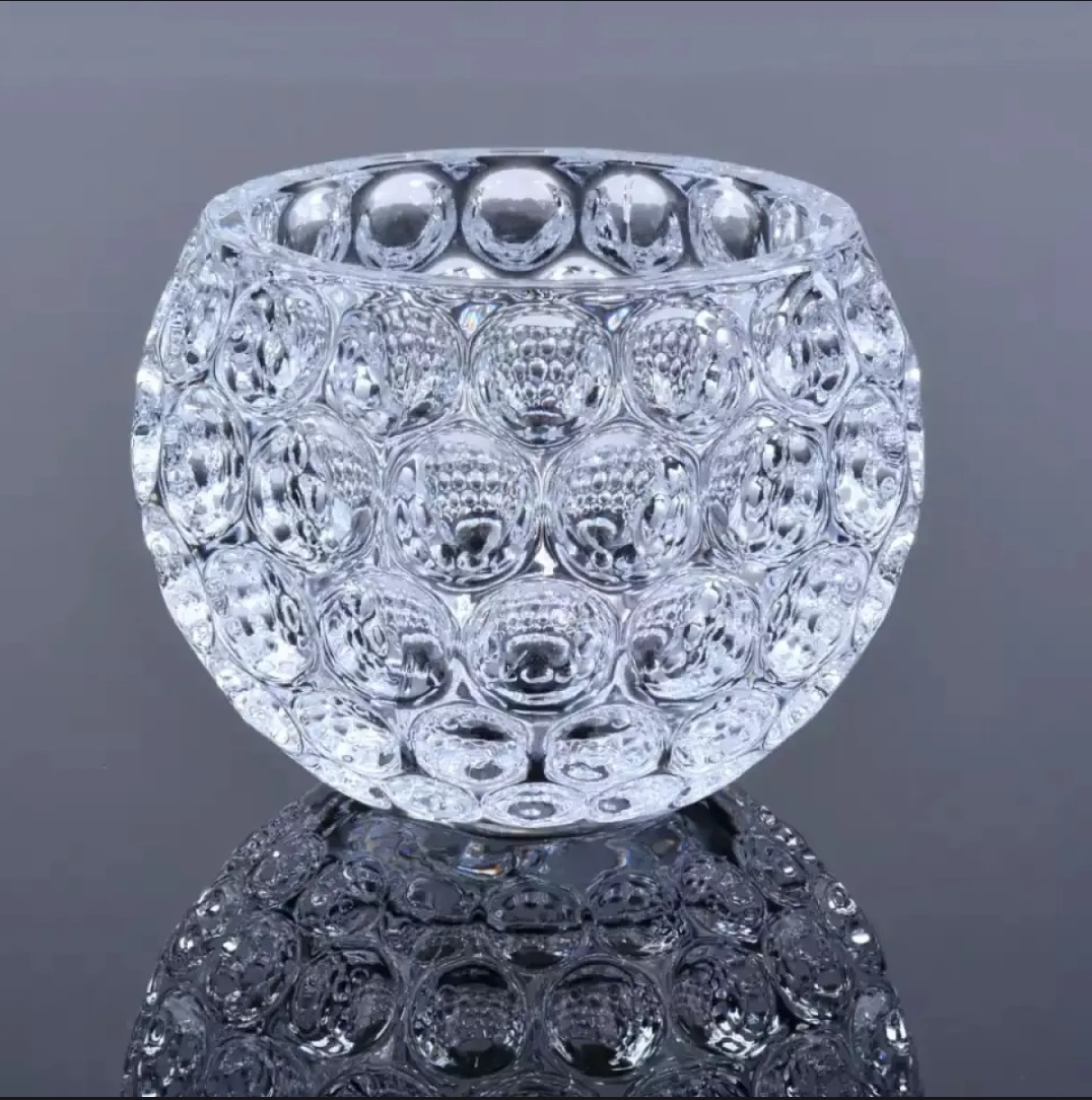 Romantic Tea Light Candle Holder with Beaded Crystal Design for Special Occasions