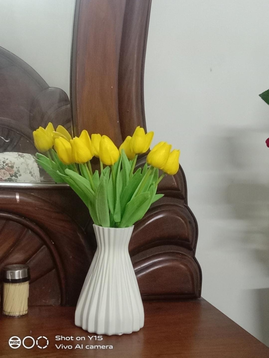 Unbreakable Plastic Flower Vase 6.5 Inches Height 3 Inches Diameter Durable Home Decor