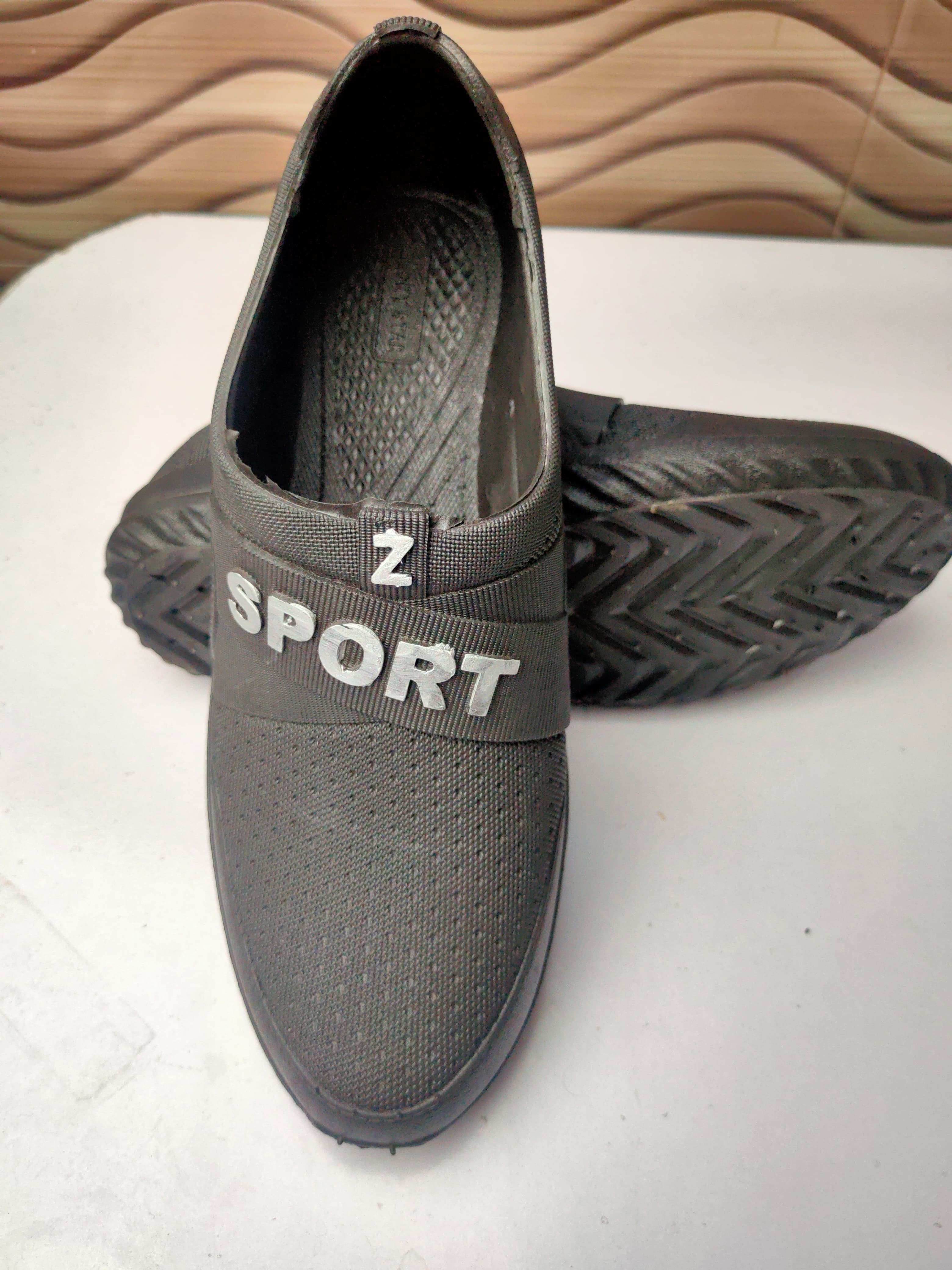 Comfortable Rubber Shoes for Unisex – Black Sneakers & Non-Slip Waterproof Rain Boots