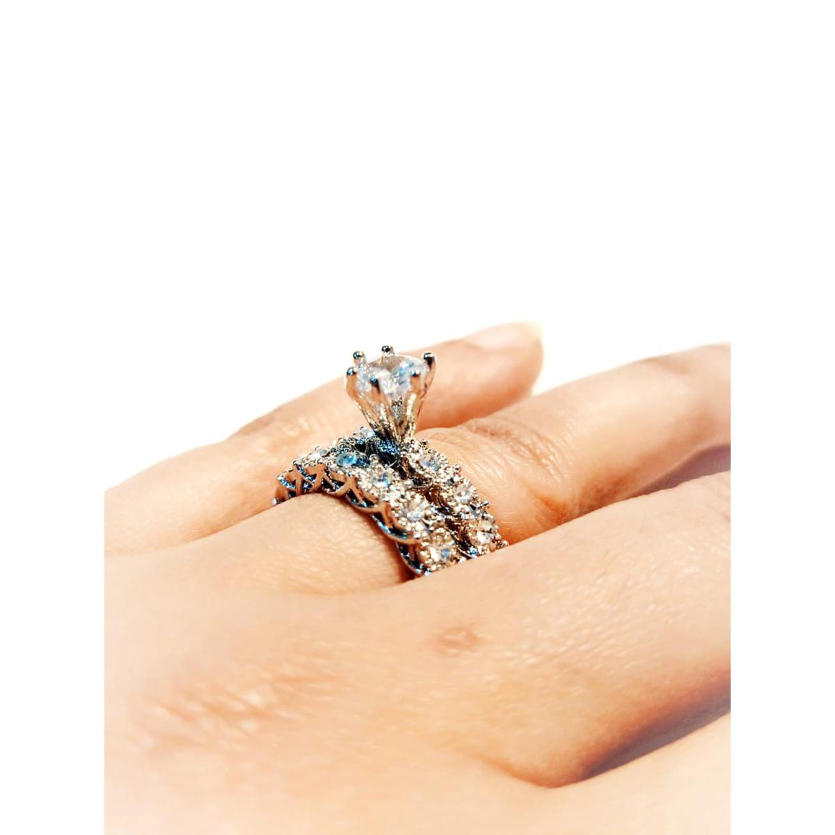 Crystal Ring Set 2 Piece with Free Case, Fashion Women's Ring Set Elegant Trendy Wedding Engagement Party