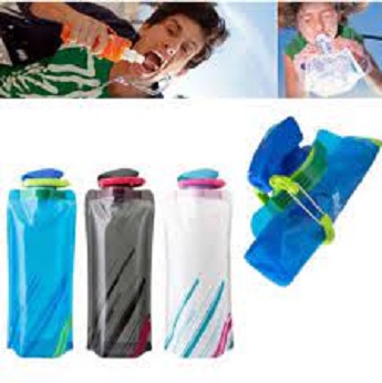 1Pcs Foldable Running Outdoor Activities Water Bottle 700ml Collapsible Bottle sending in Random Colour