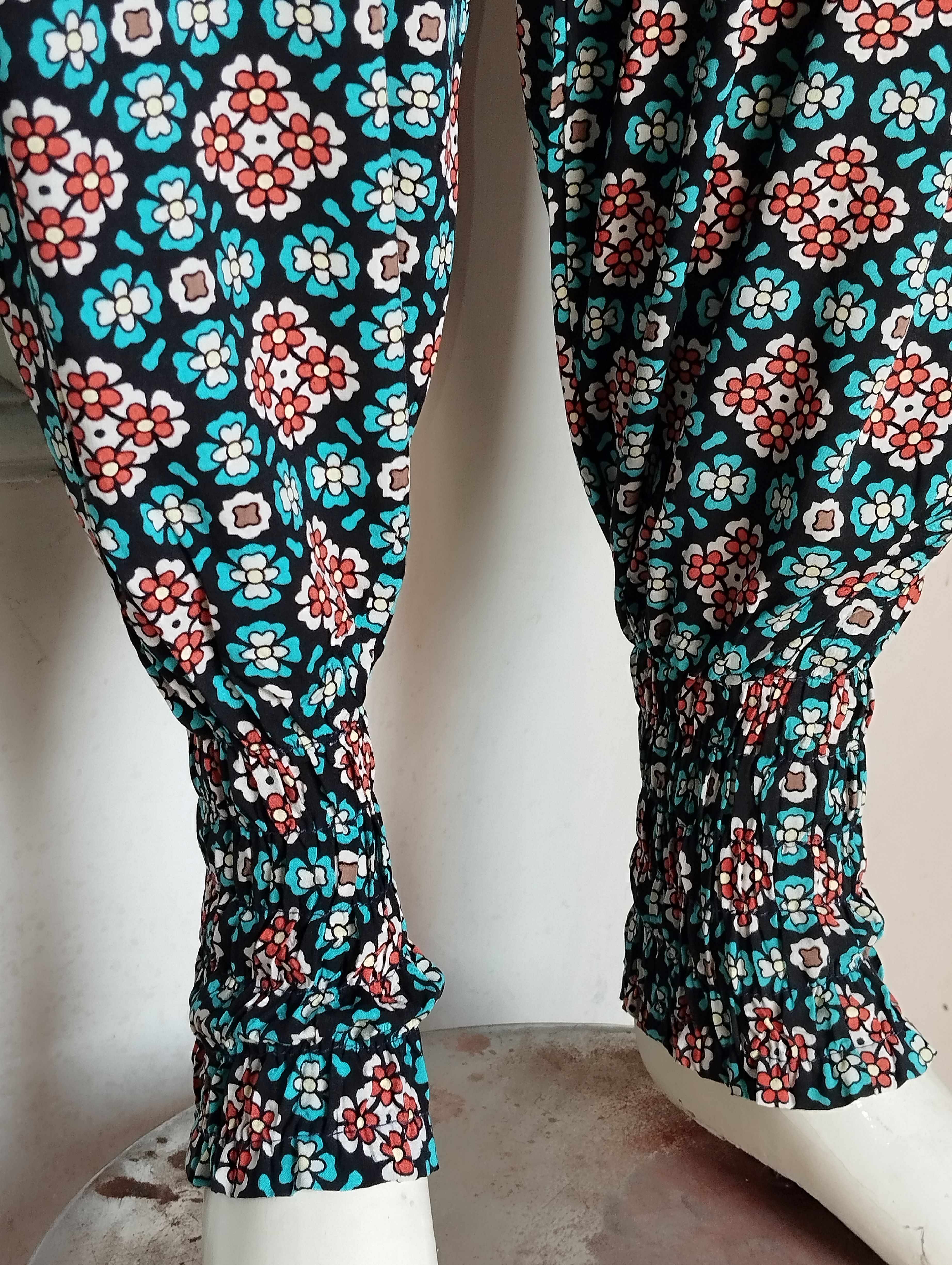 ready to wear Ladies trousers nightwear and casual soft linen fabric export quality from rufatextile