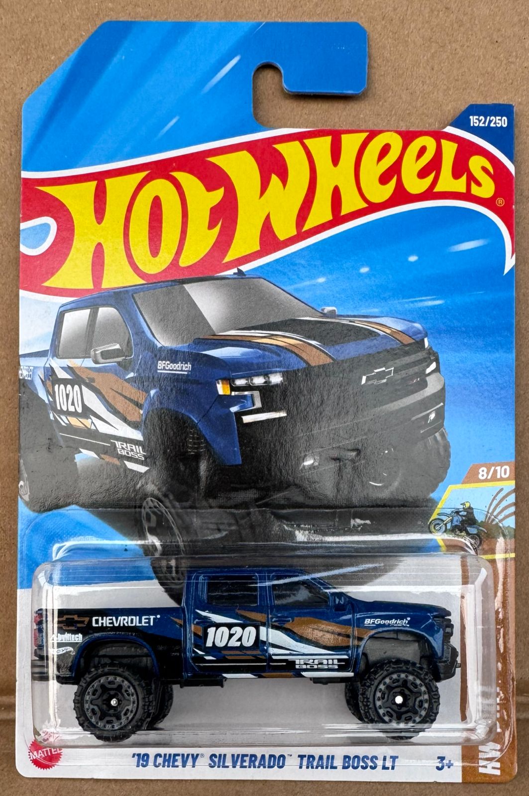 Hot Wheels 19 Chevy Silverdo Trail Boss LT(2025 DIECAST CAR VEHICLE)
