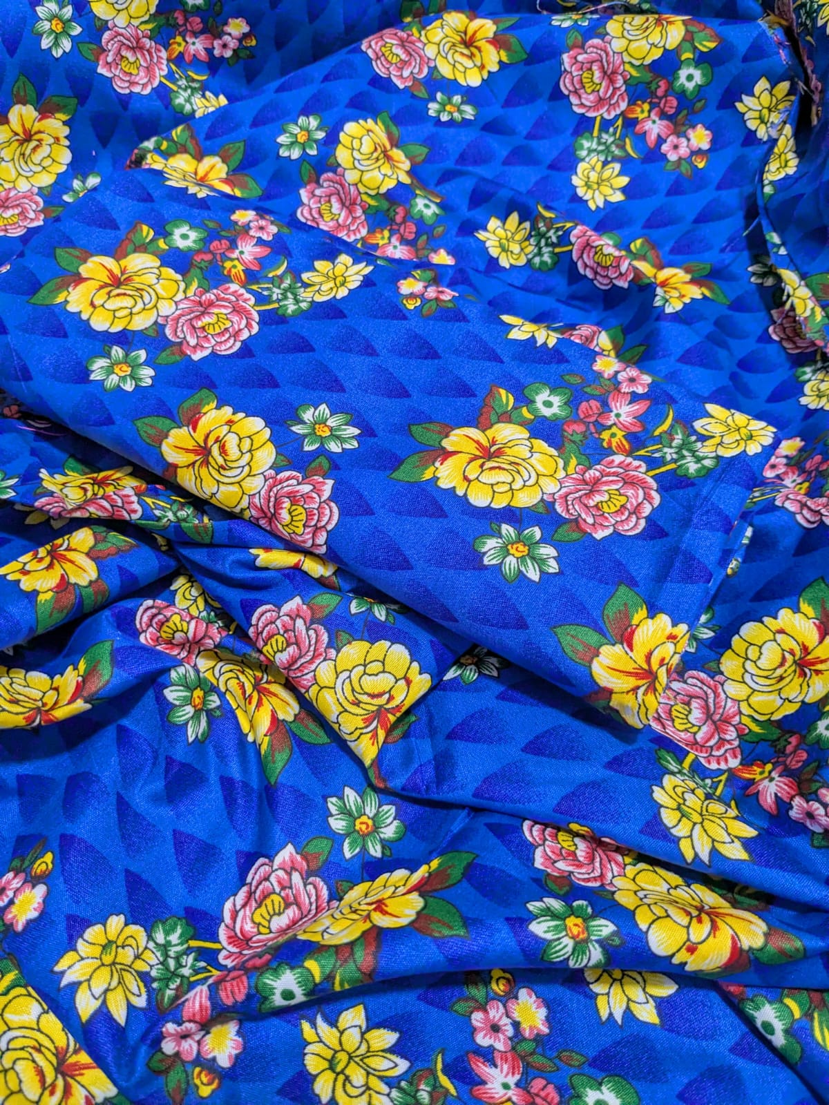 Lawn Printed 2 pcs Collection 1.5 Metre By 90 Inch Almost 4.5 ghaz