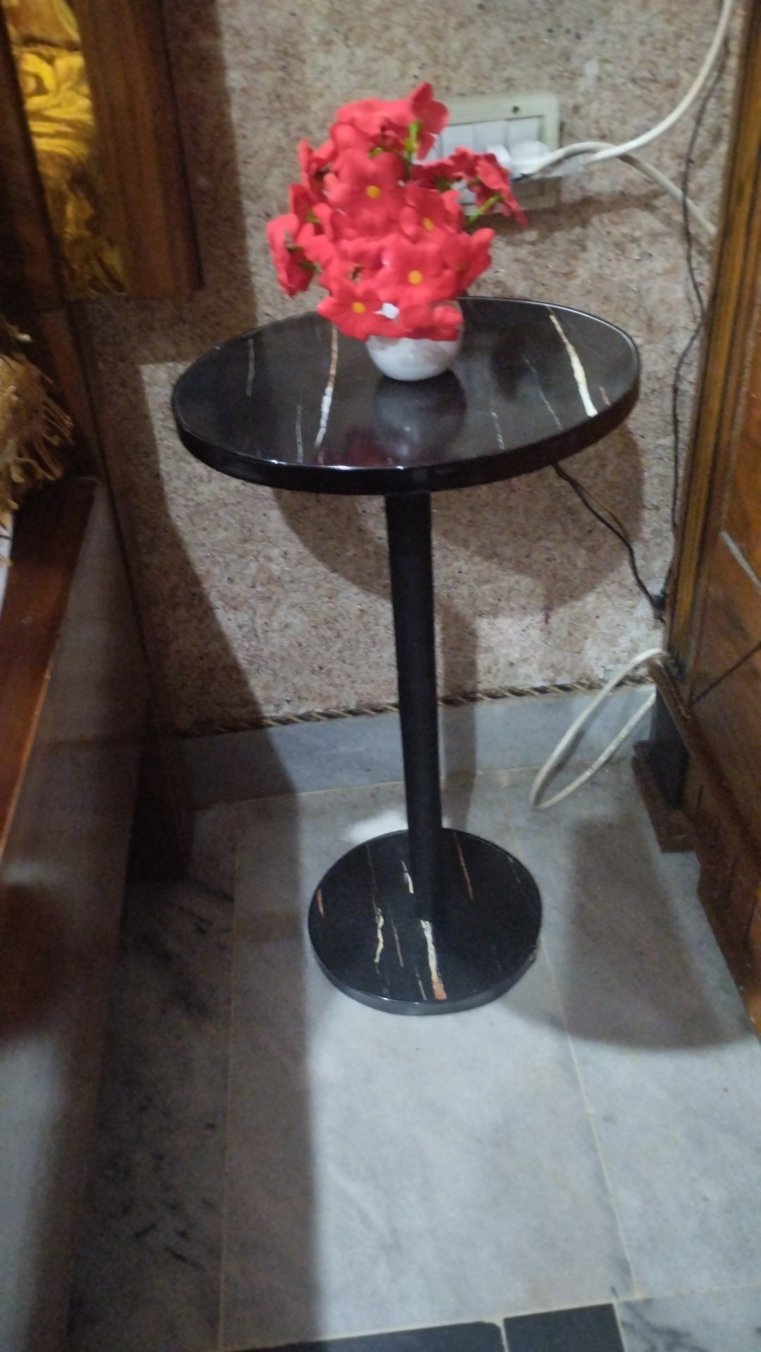 COFFEE TABLE/Side table
