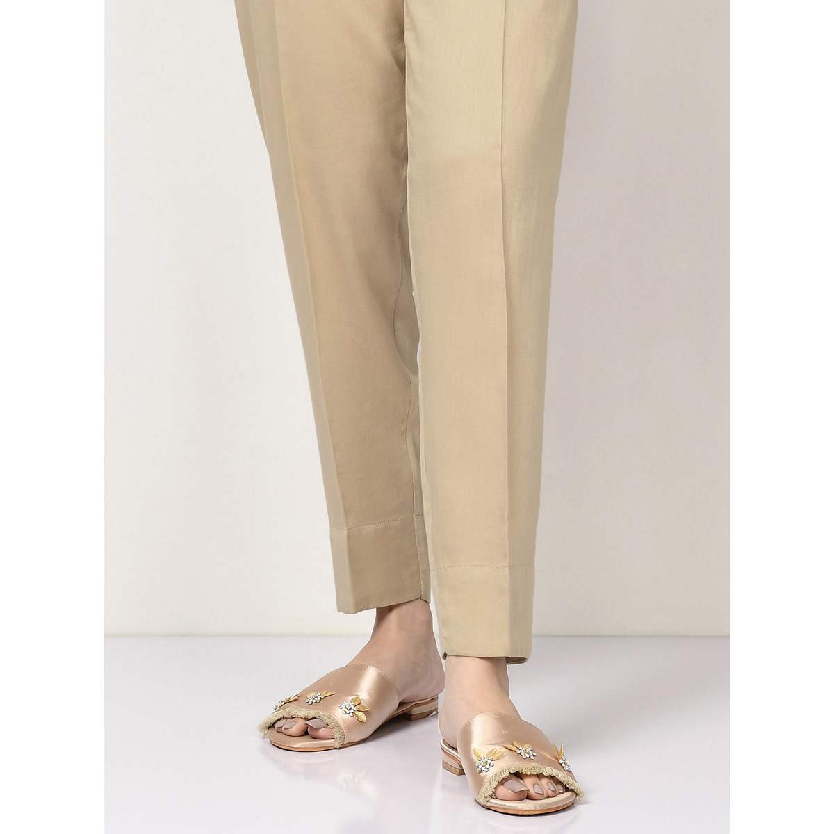 LimeLight stitched L.Skin Cambric Straight Trouser - Light Skin

 For ladies P2441-LRN-LSN