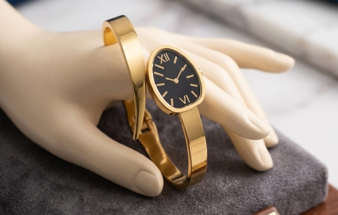 Trendy Elegant Golden fake Watch Bracelet for Women – Luxury Minimal Oval Dial Wristwatch | Adjustable Chain Strap | Waterproof Quartz Movement | Stylish Ladies Dress Watch for Casual & Formal Wear | Perfect Gift for Girls & Women