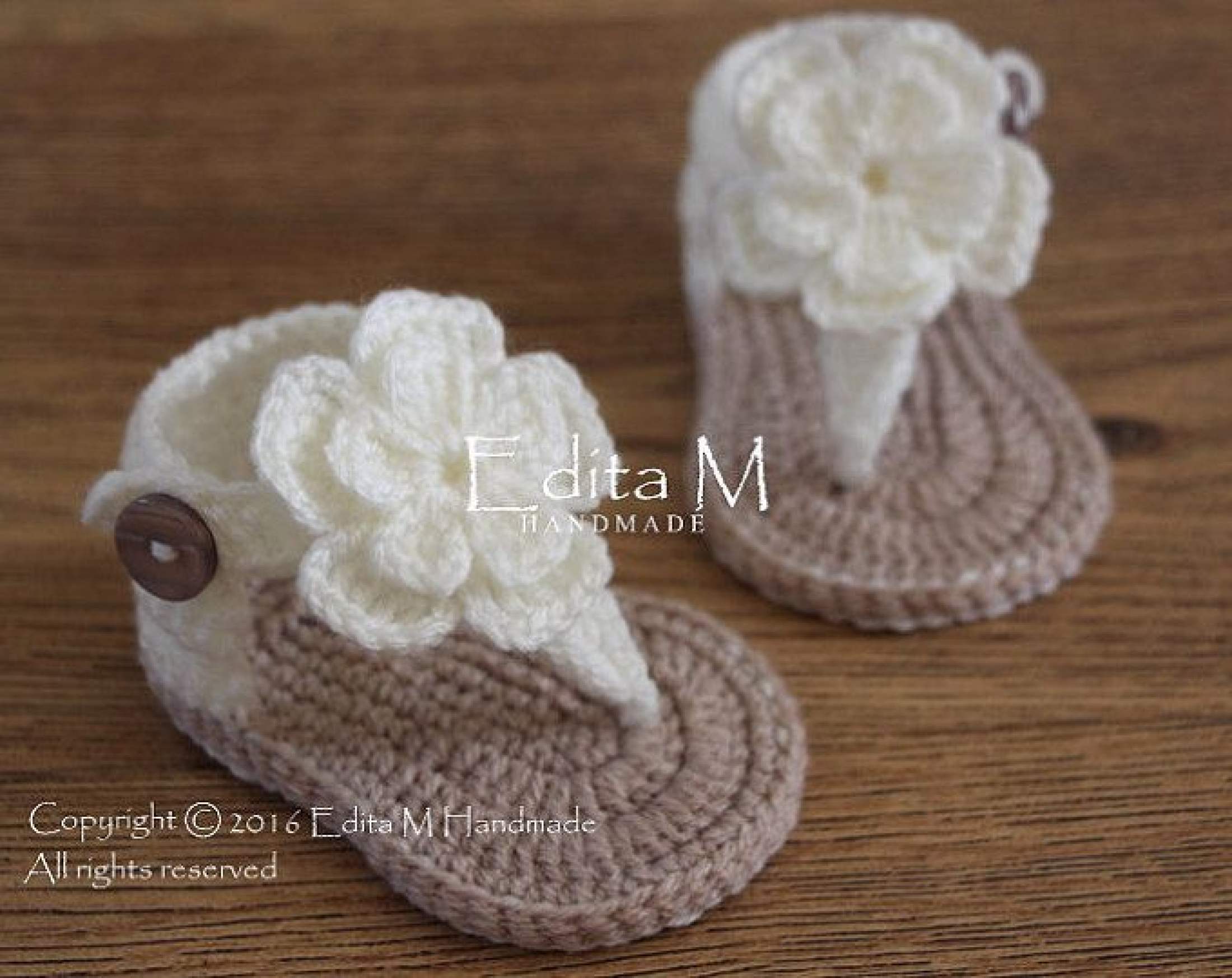 BABY BOOTIES / BABY SHOES / CUTE BABY WOOLEN CROCHET HANDMADE BABY GIRL SHEOS/ FOR ALL SEASONS CROCHET ACCESSORIES