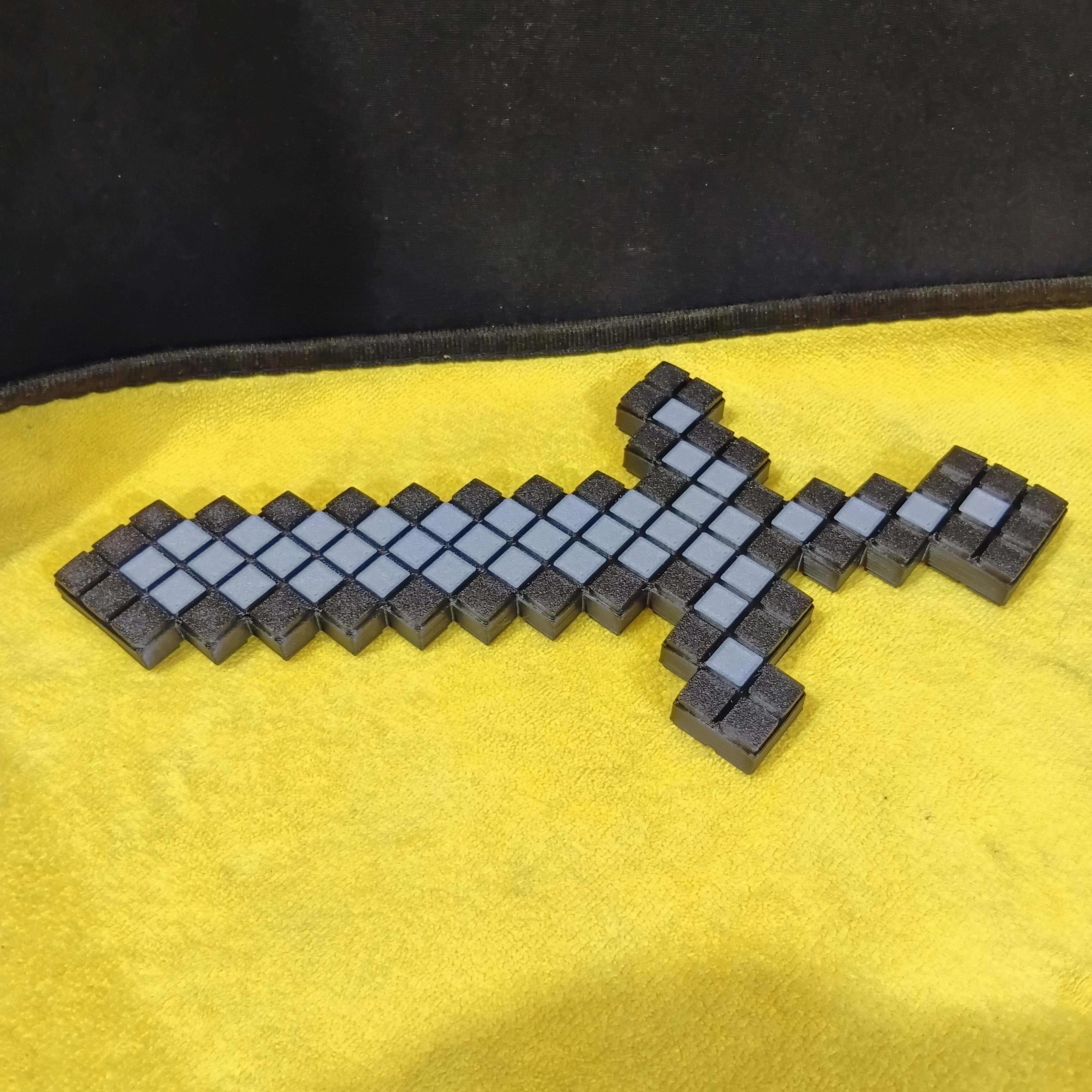 3D Printed Pixel Art Collectible | Voxel-Inspired Game Decor | PLA Desk Display & Cosplay Prop