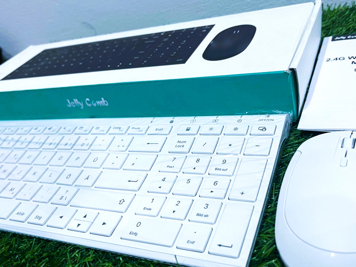 Jelly Comb KS152 Rechargeable Wireless Slim Keyboard & Mouse Combo