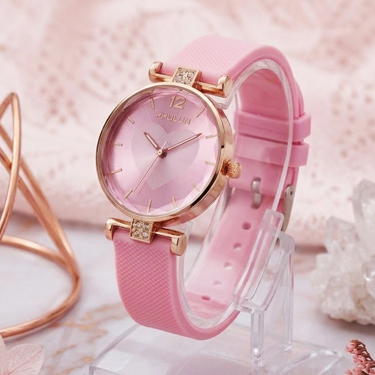 Elegant Crystal Heart Stylish Watch for Girls – Silicone Strap and Golden Rim Dial