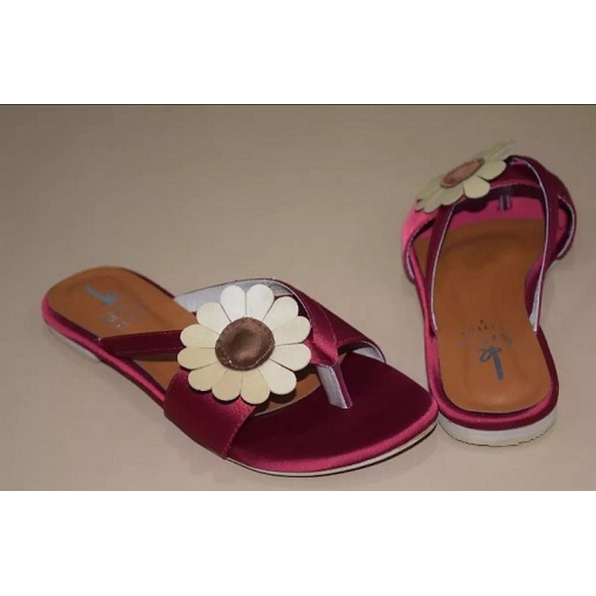 ladies flat chappal