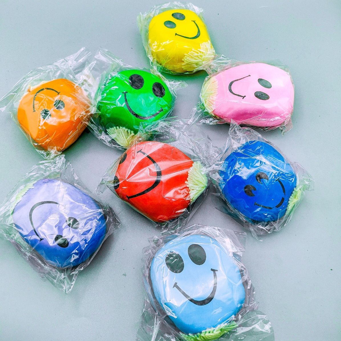 1 PSC The Moody Flour Stress Ball Pack of One Piece Soft Smily Clay Slime New Cute Funny Face Simulate Smashed Bean Bun Squishy Toy Stress Reliever Phone Chain 1PCS New Cute Funny Face Simulate Smashed Bean Bun Squishy Toy Stress