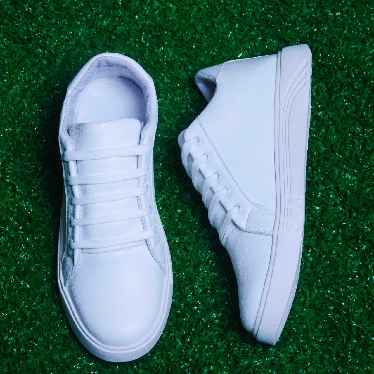 High quality sneakers for Mens and womens