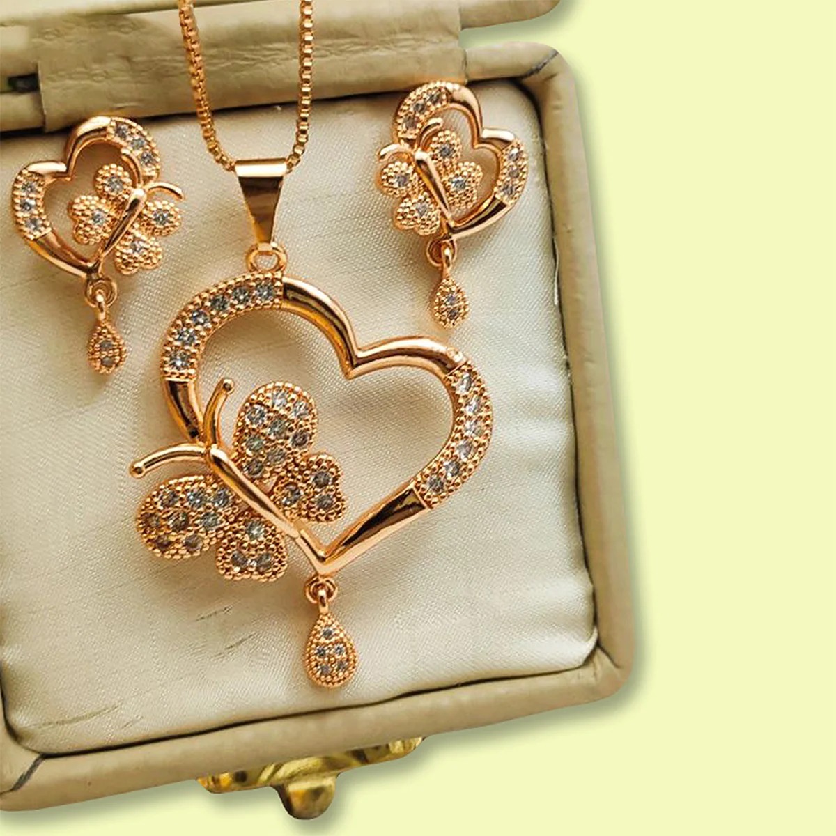 Hip Hop Broken Heart Pendant Necklace Diamonds Pendants golden selvar Twist Chain Jewelry Sweater Chain