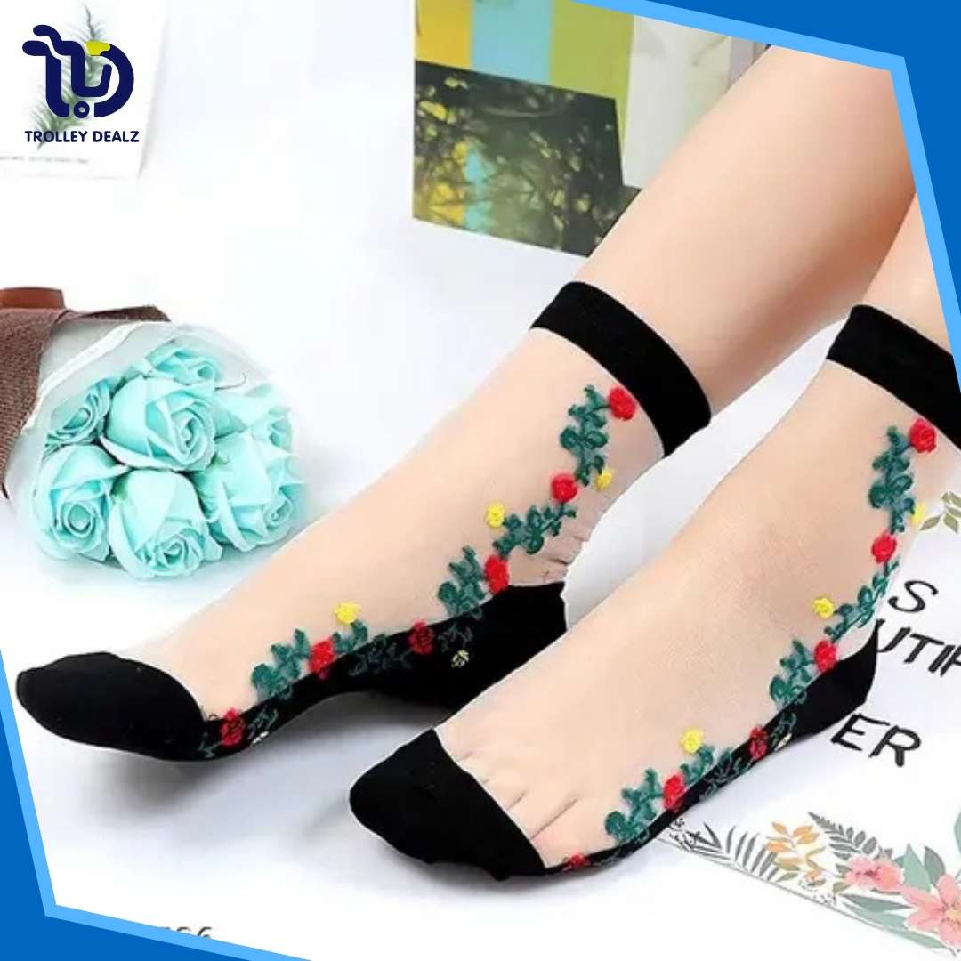 Pack of 5 - Comfortable Breathable Ankle Socks for Woman Soft Sport Short Ladies Socks Fancy Ladies Net Silk Anti-Slip Socks For Girls Korean Style Ladies Socks Fancy Low Cut Socks For Women .