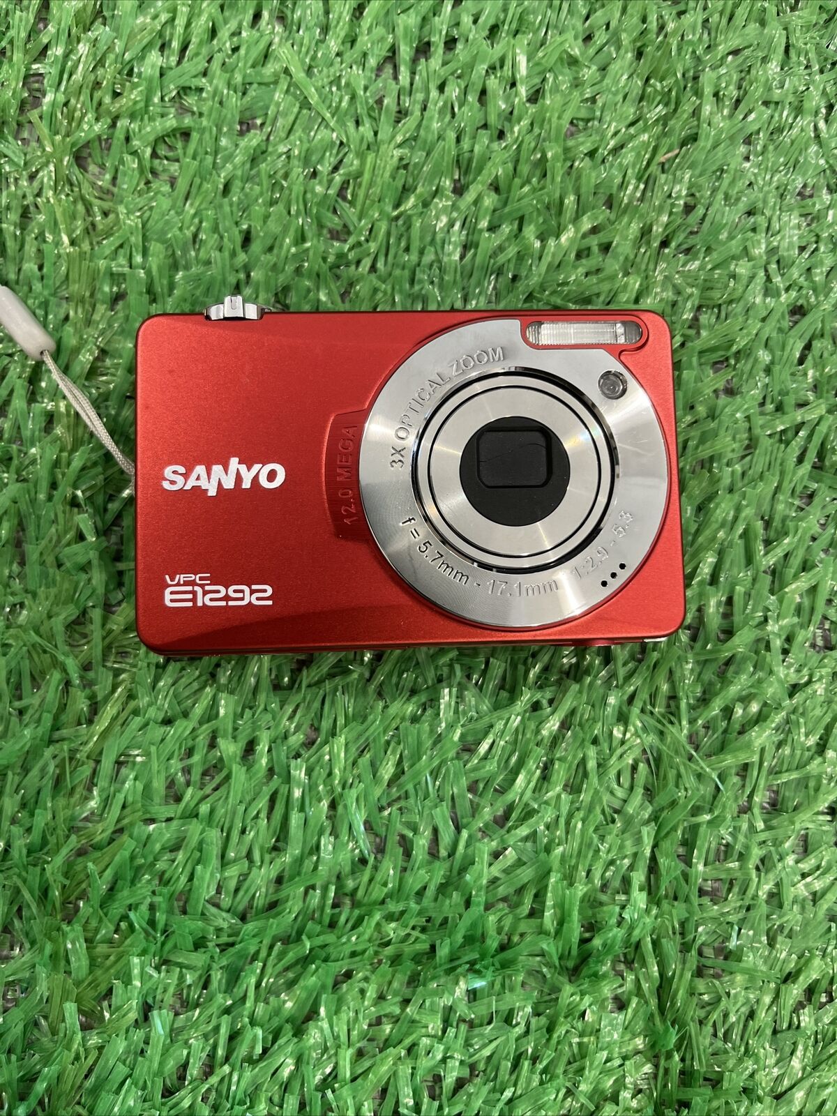 Sanyo VPC-E1292R 12MP Digital Camera with 3x Optical Zoom