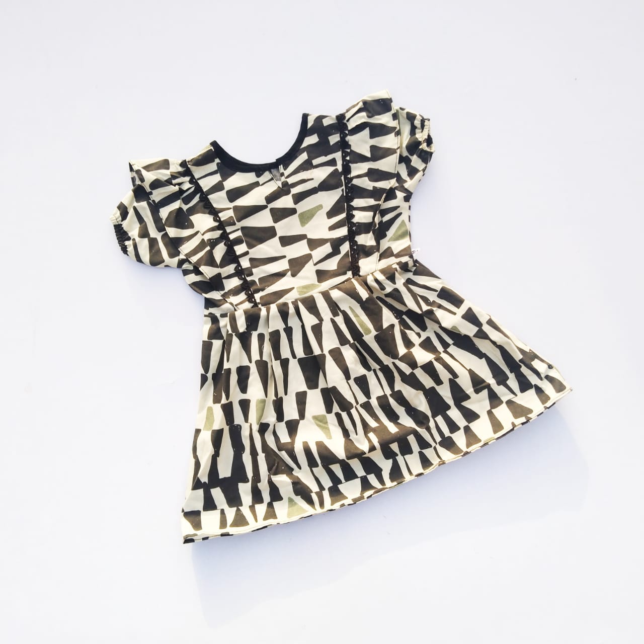 Pack Of 5 Multi-Color Printed  sleevles Cotton Frock For Girls (Random Design) - Stylish and Premium Quality Kids' Frock