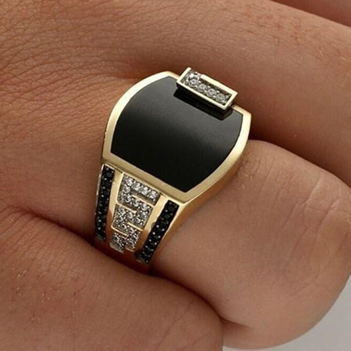 Classic Men Ring Fashion Metal Gold Color Inlaid Black Stone Zircon Punk Rings for Men Engagement Wedding Jewelry