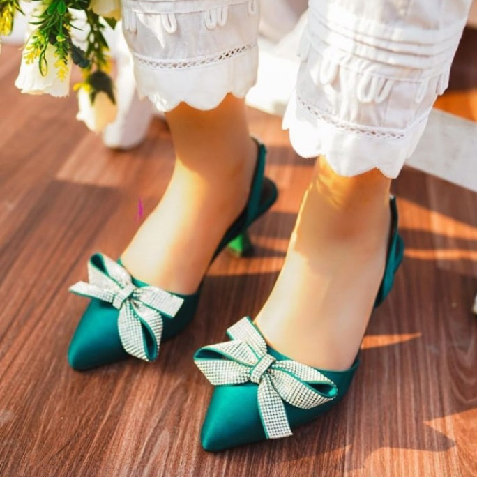 New Trending Most Demanding Stylish Silk Tie Bowknot Rhinestone Kitten Bridal Heel Pumps For Women