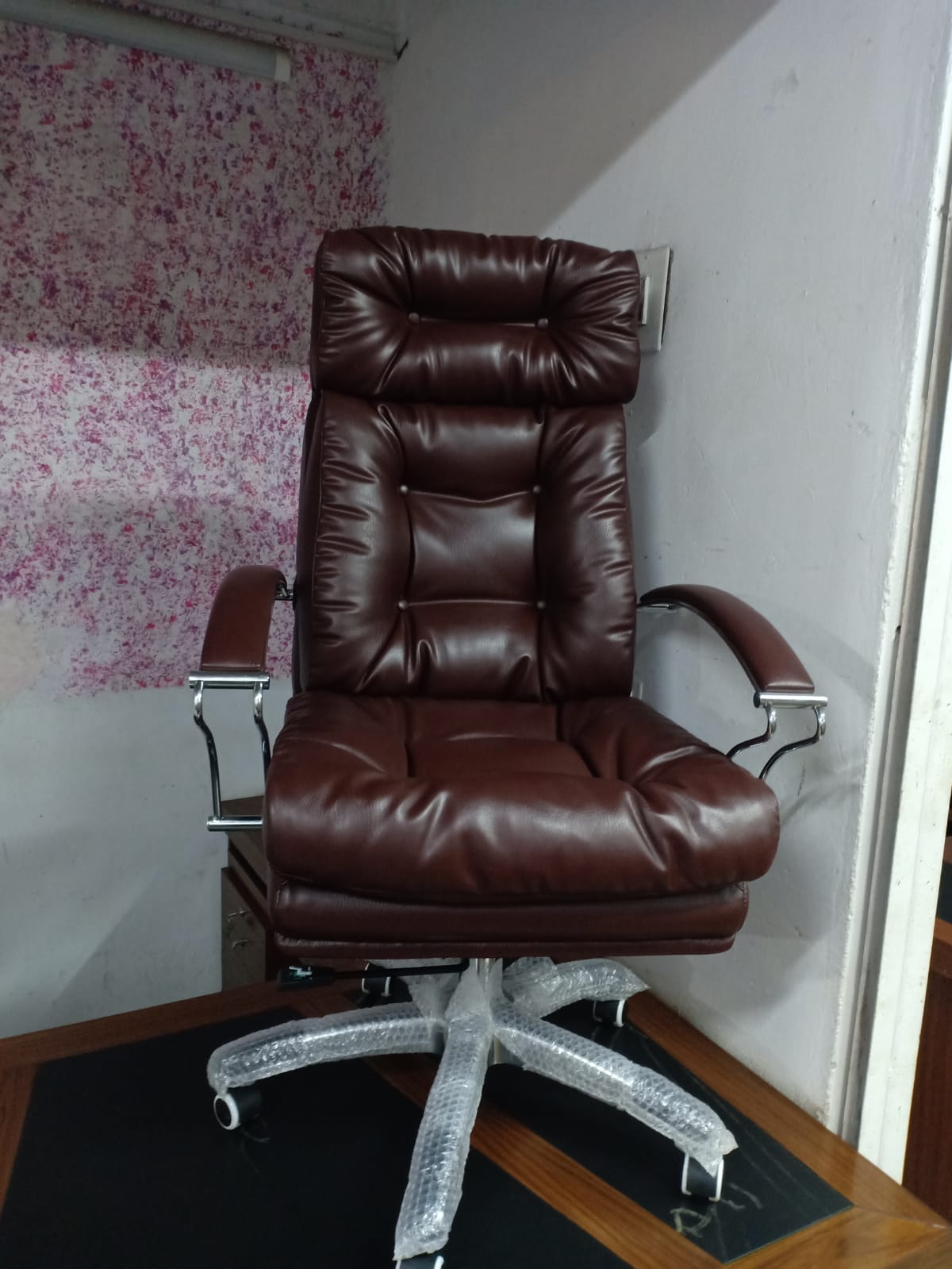 office chair with brown good quality use in office