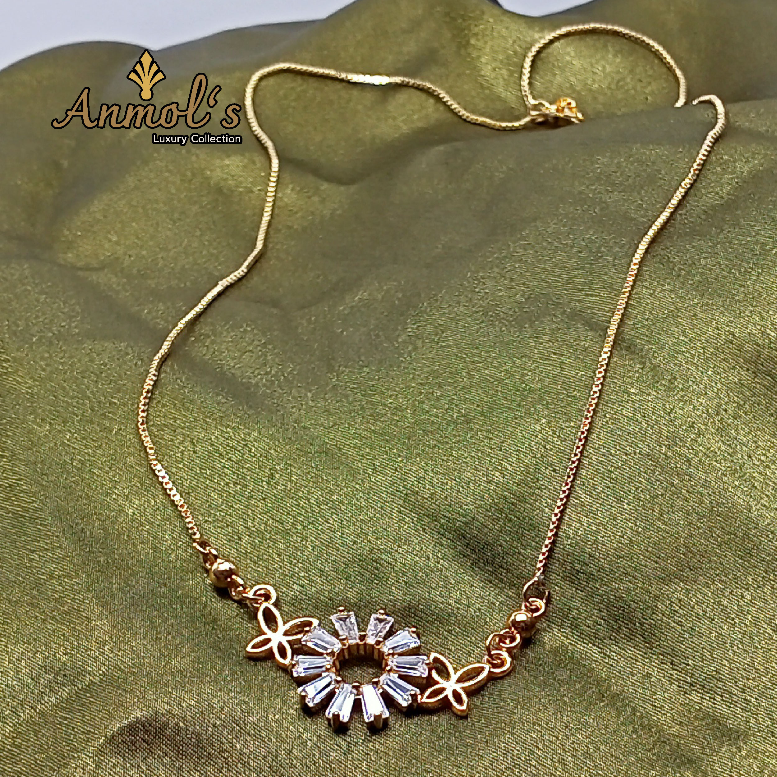 sun shape design necklace 